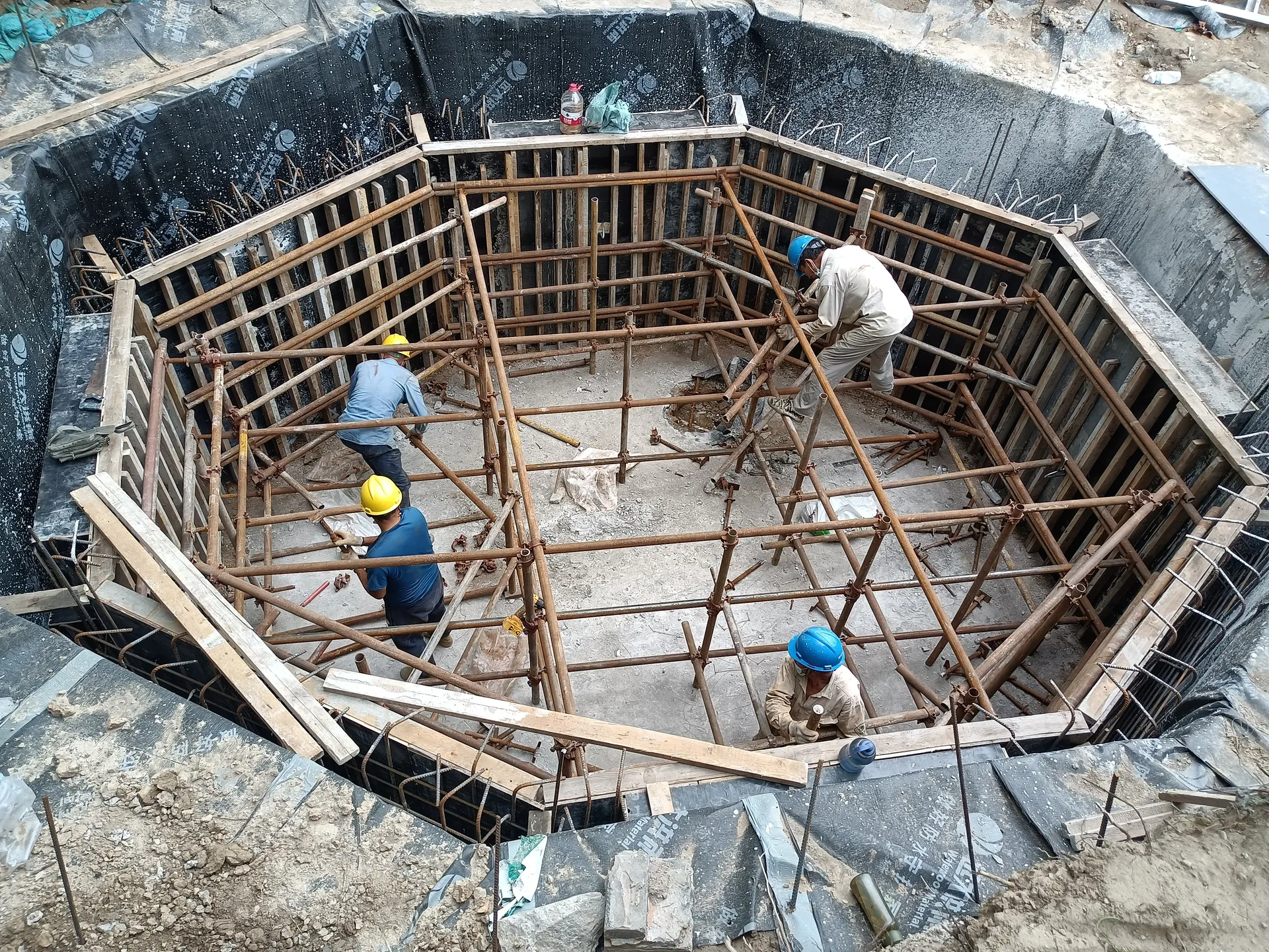 首都医科大学右安门校区南校园配电增容升级改造工程图片 4