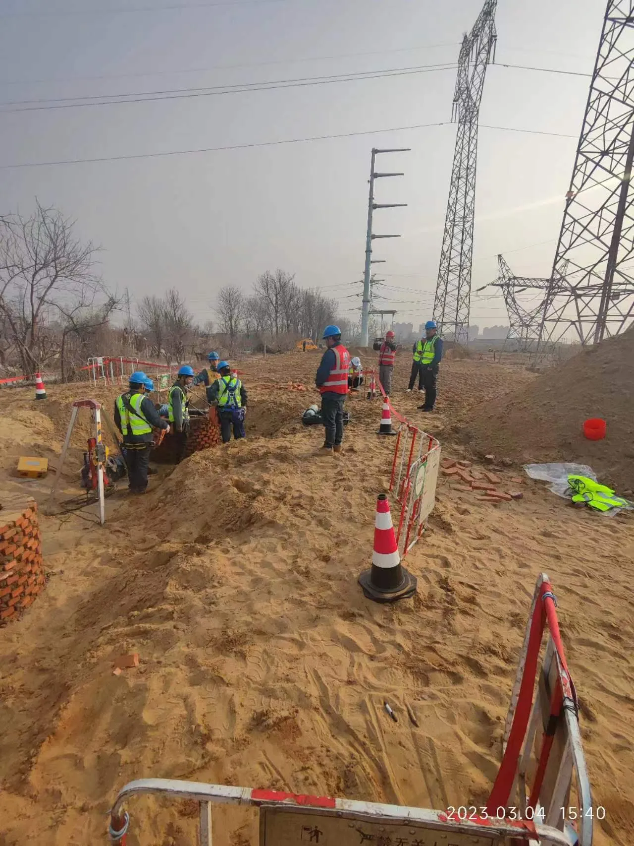 蓬莱220kV沈栾线临时线路迁改工程图片 4