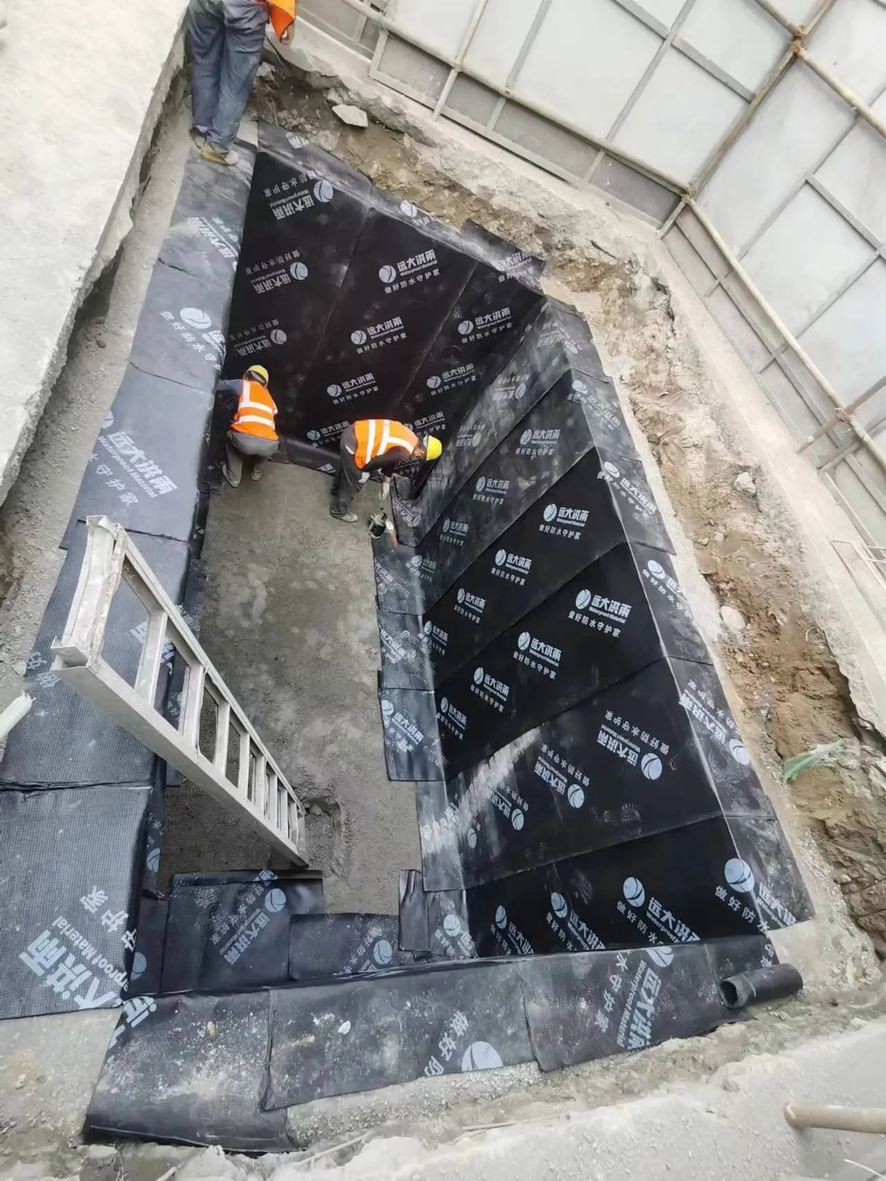 北京地铁 17 号线工程香河园站总配外电源工程施工图片 3