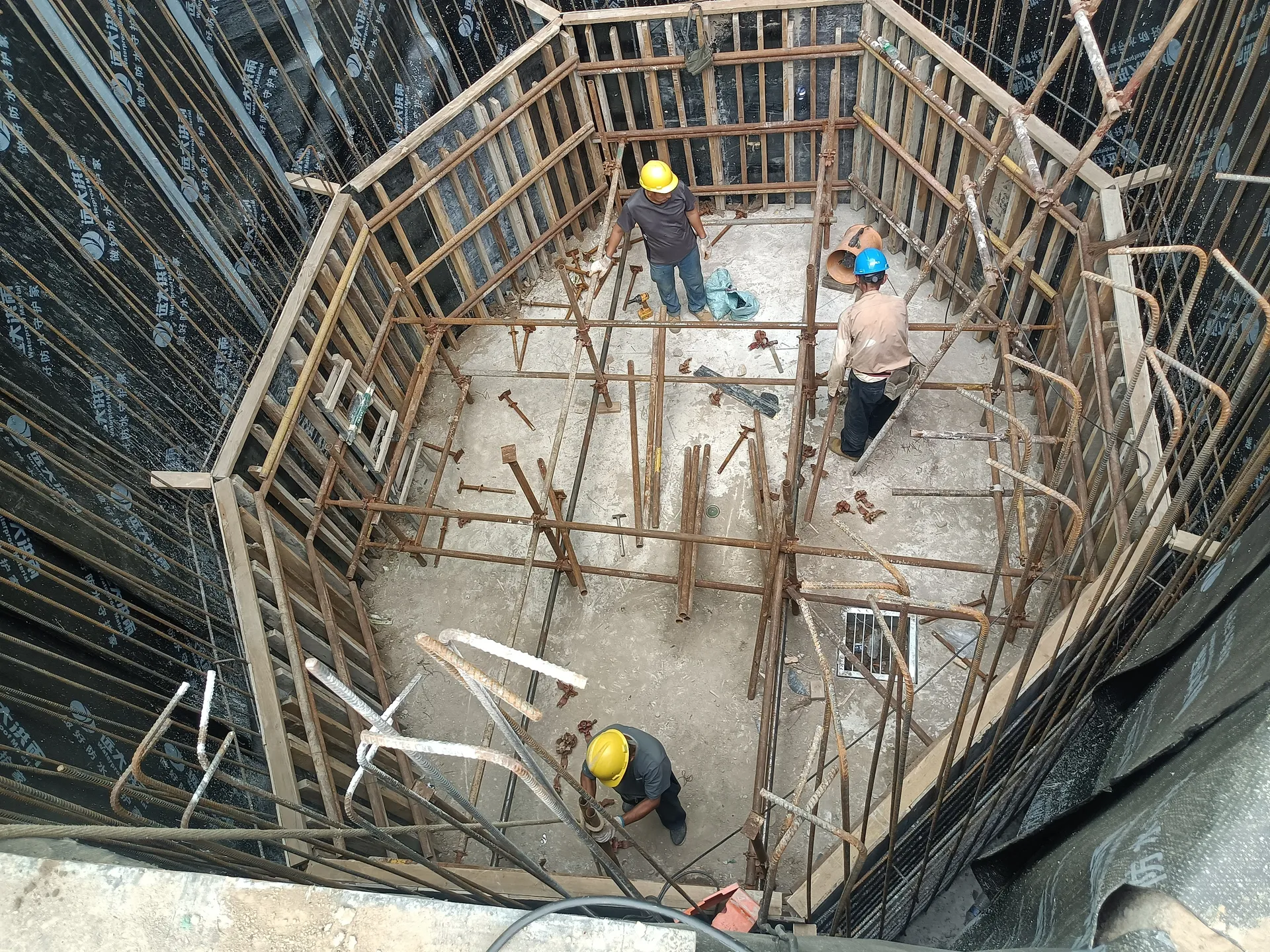 首都医科大学右安门校区南校园配电增容升级改造工程图片 5