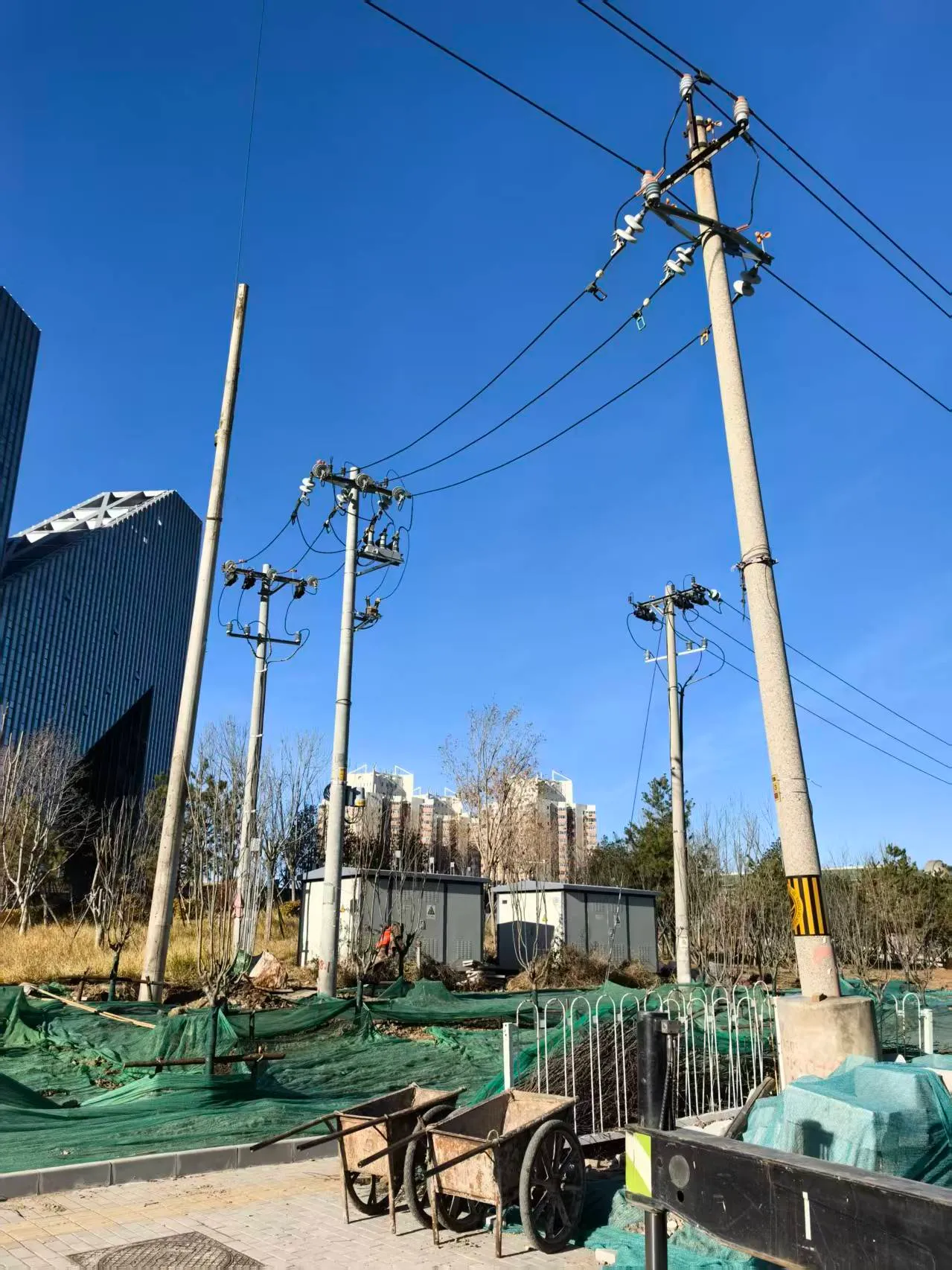 海淀区清河镇路（清河中街-小营西路）道路工程-电力管线改移工程图片 15