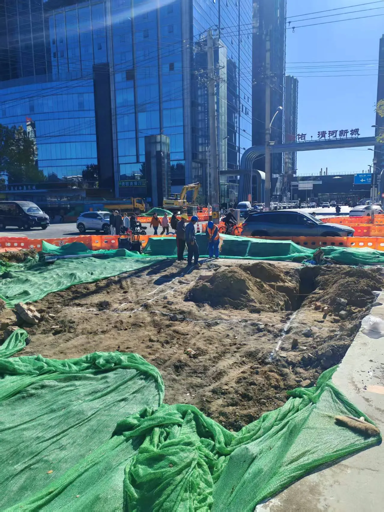 海淀区清河镇路（清河中街-小营西路）道路工程-电力管线改移工程图片 2