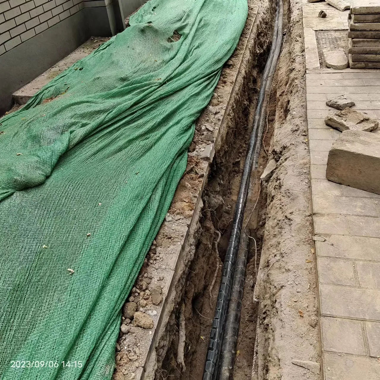 国网北京城区供电公司西城区德胜街道安德里北街等电力架空线入地工程图片 4