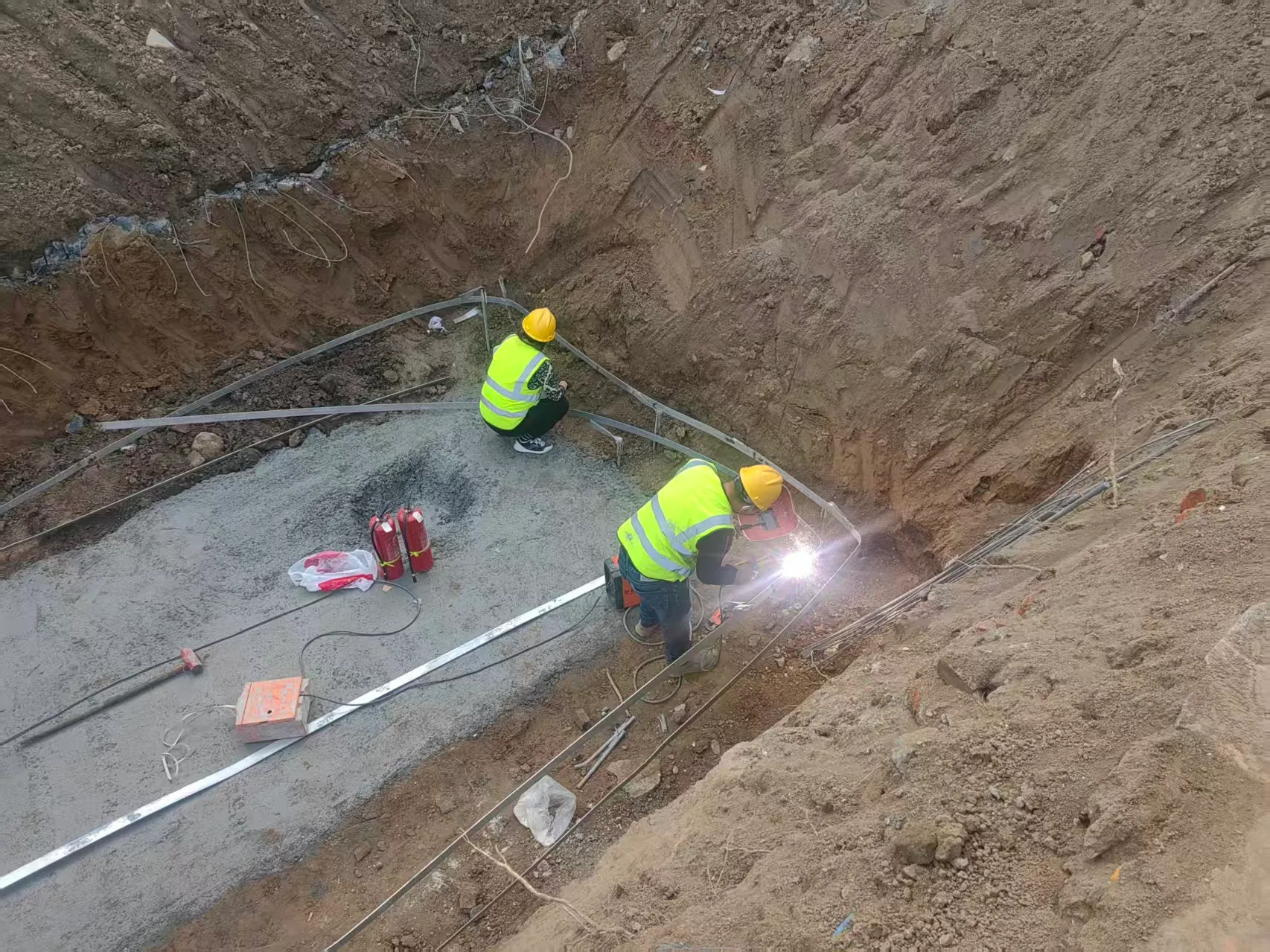 海淀区清河镇路（清河中街-小营西路）道路工程-电力管线改移工程图片 9