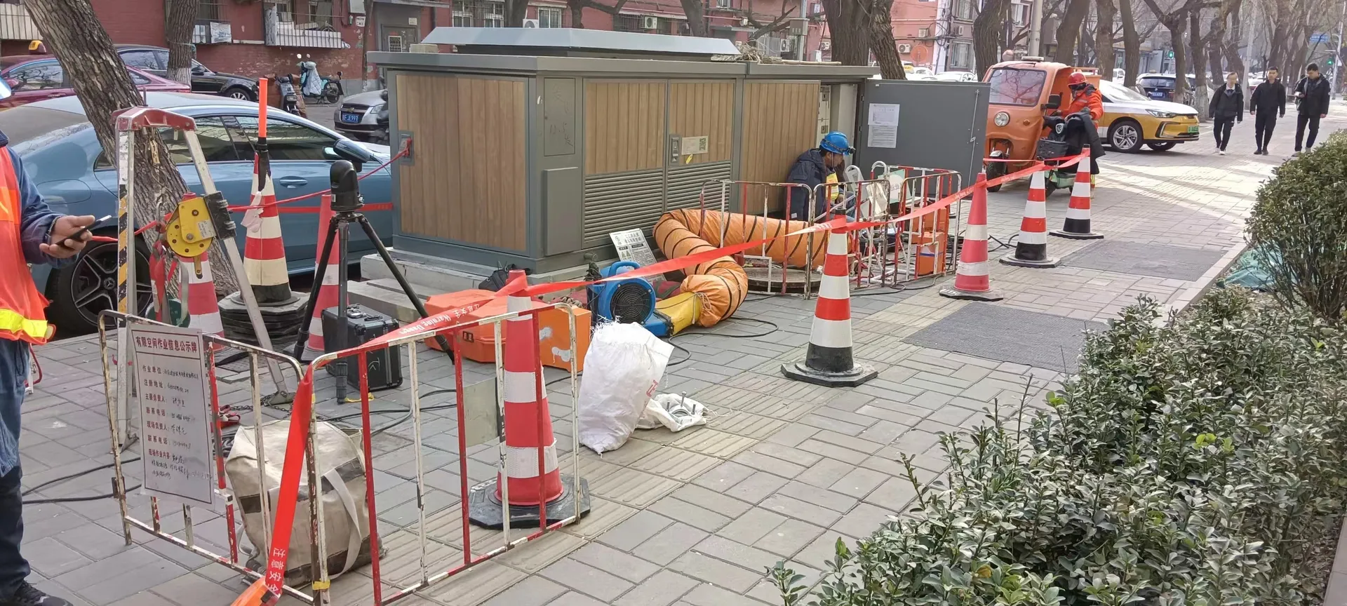 国网北京城区供电公司西城区德胜街道安德里北街等电力架空线入地工程图片 17