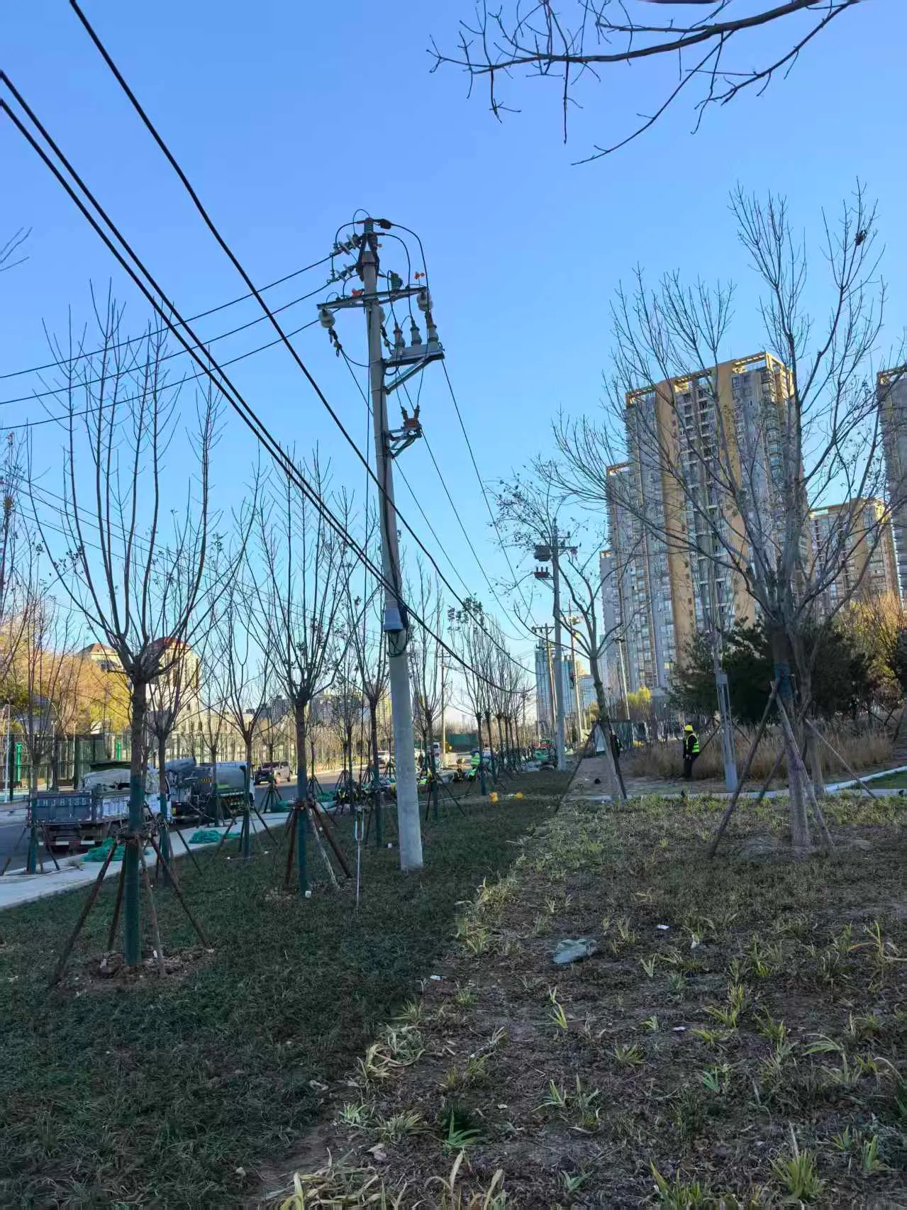 海淀区清河镇路（清河中街-小营西路）道路工程-电力管线改移工程图片 17