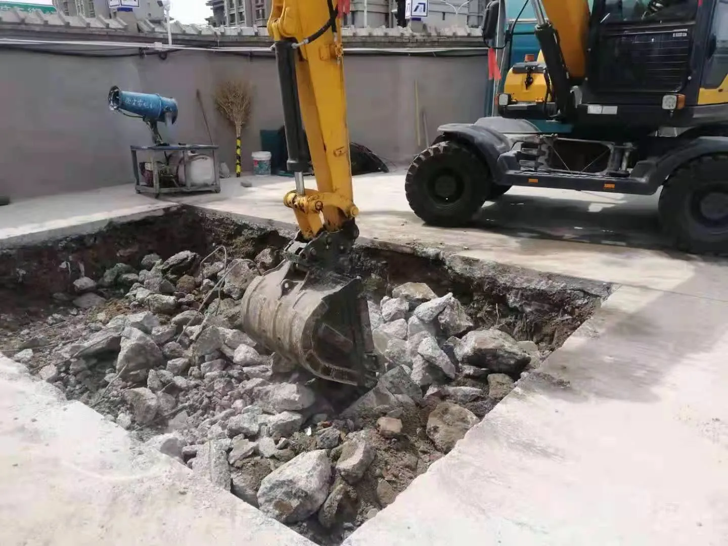 北京地铁3号线一期工程土建03标段石佛营站至星火站区间临电施工图片 9