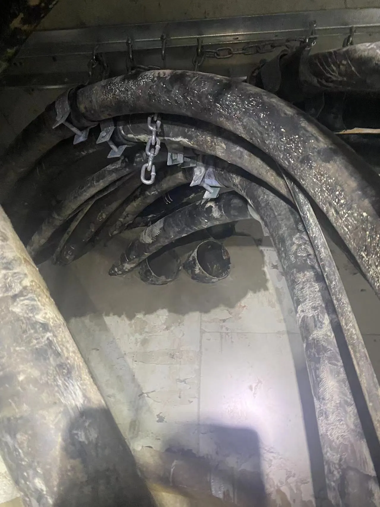 首都医科大学附属北京世纪坛医院双路供电工程军博地铁站东北口电力管井提升改造项目工程图片 15