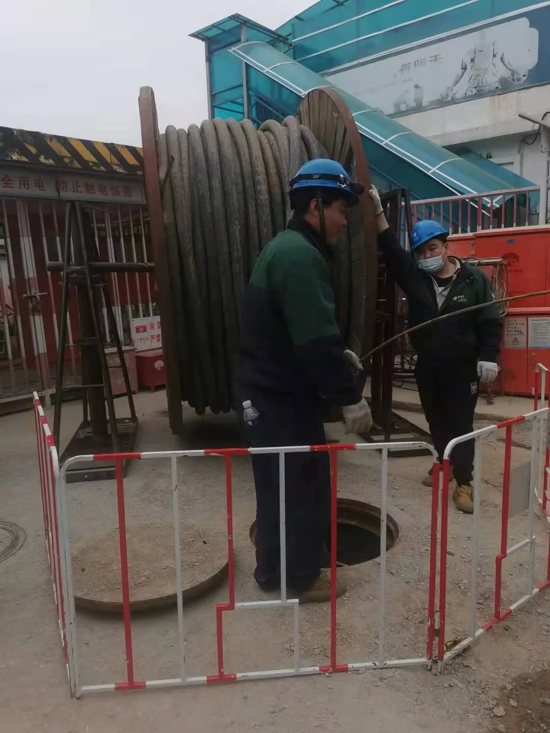 北京地铁3号线03标段朝石联络区间临电工程图片 10