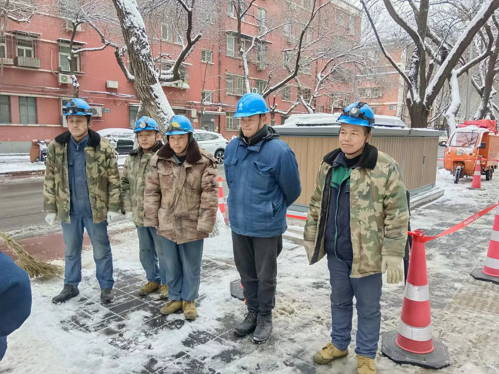 国网北京城区供电公司西城区德胜街道安德里北街等电力架空线入地工程图片 10