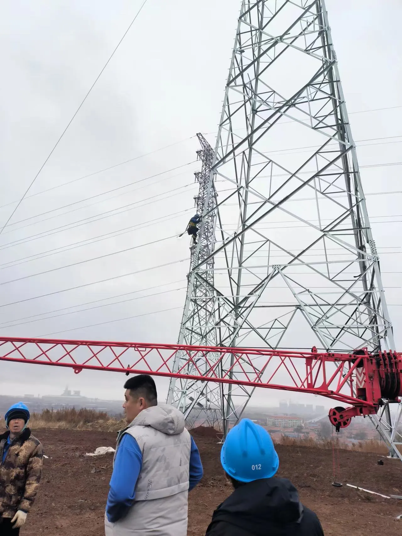 蓬莱220kV沈栾线临时线路迁改工程图片 5